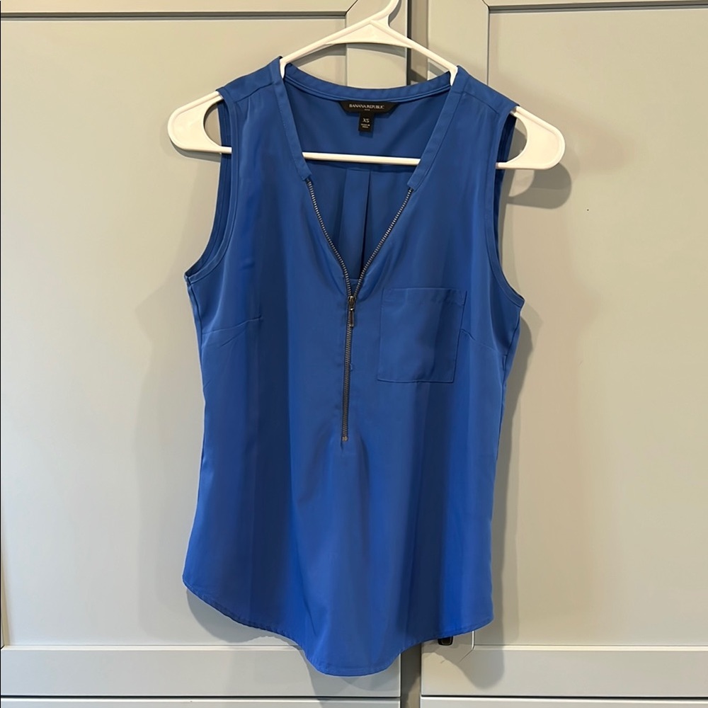 Banana Republic Blue Plunge V-Neck Sleeveless Blouse